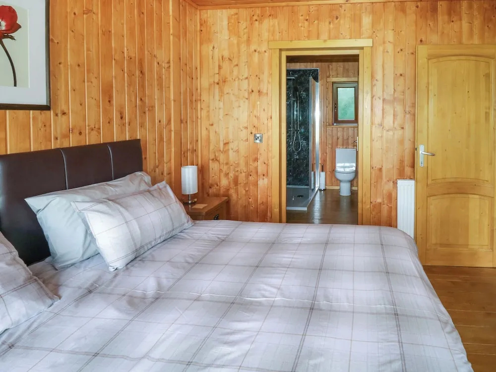 Barn Shelley Lodge