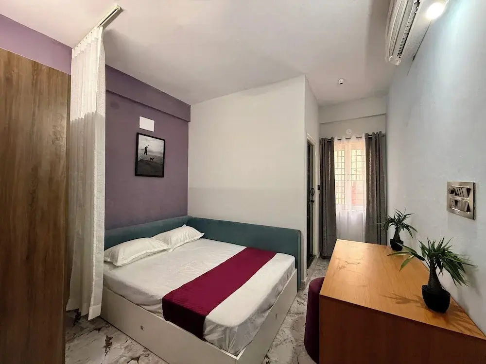 C SUITES Colive 1263 Bren