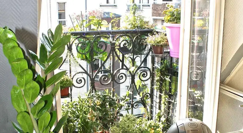 Charming Studio With Two Balconies