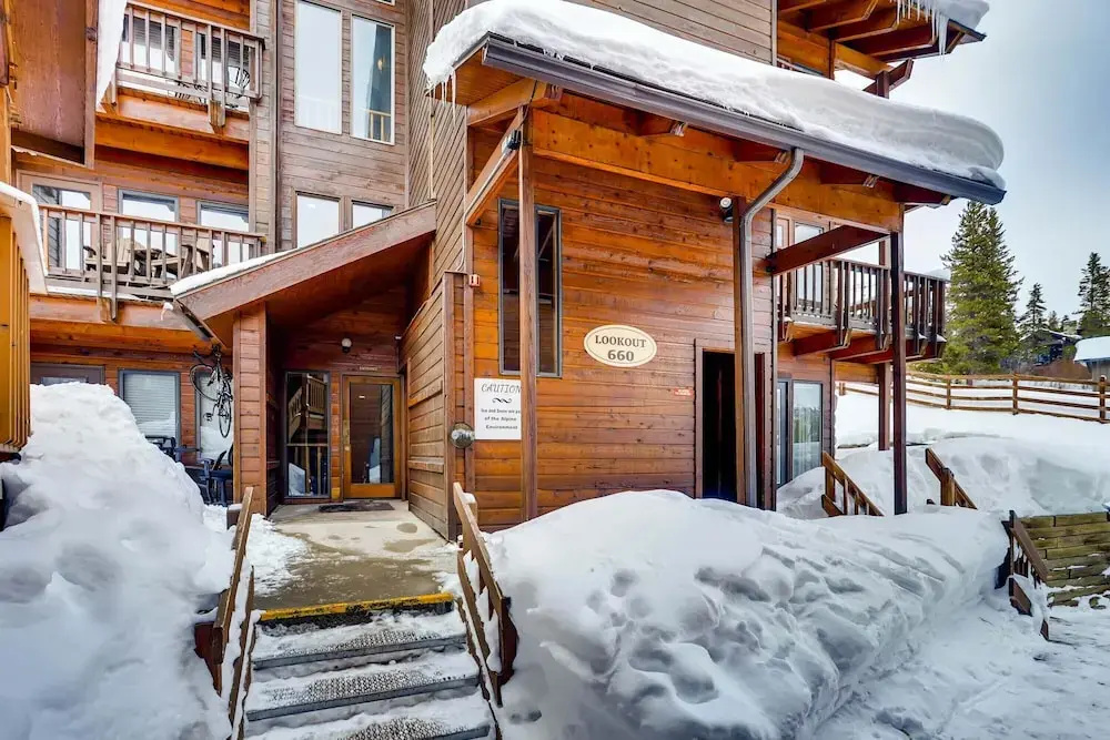 Tyra II Lookout by Ski Country Resorts