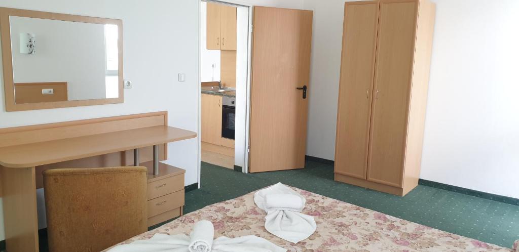 Четырёхместные апартаменты c 1 комнатой в Sunny Day Club Hotel