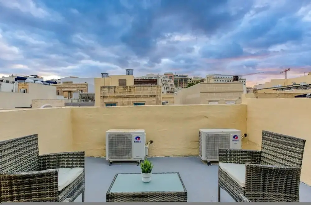 Lilly the Traditional Maltese Townhouse in Sliema
