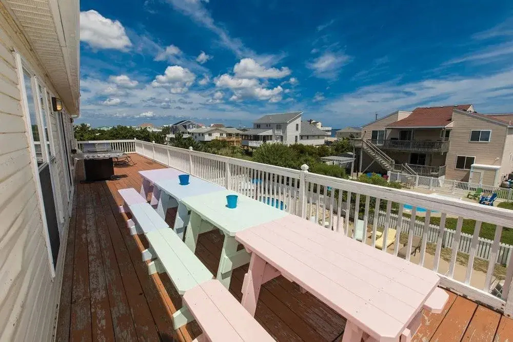 Down By The Sea - 9 Br Home