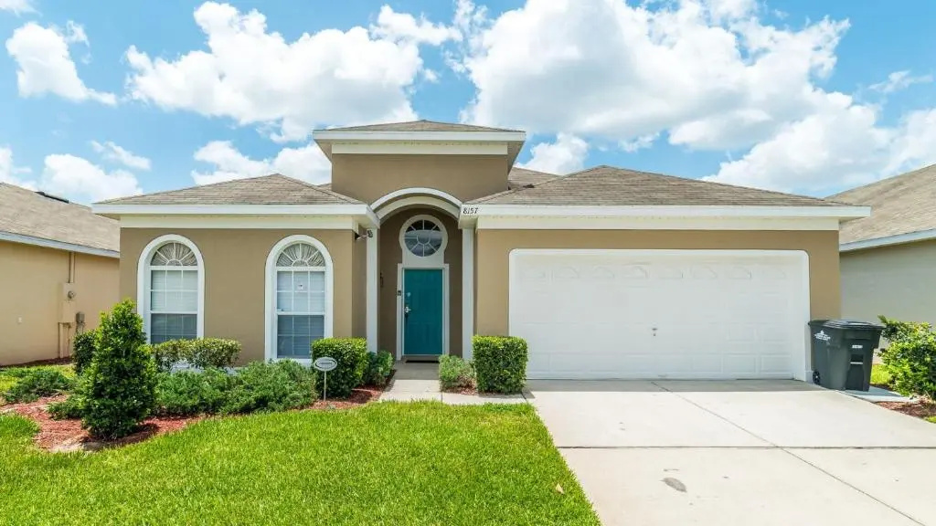 8157 Fan Palm Way