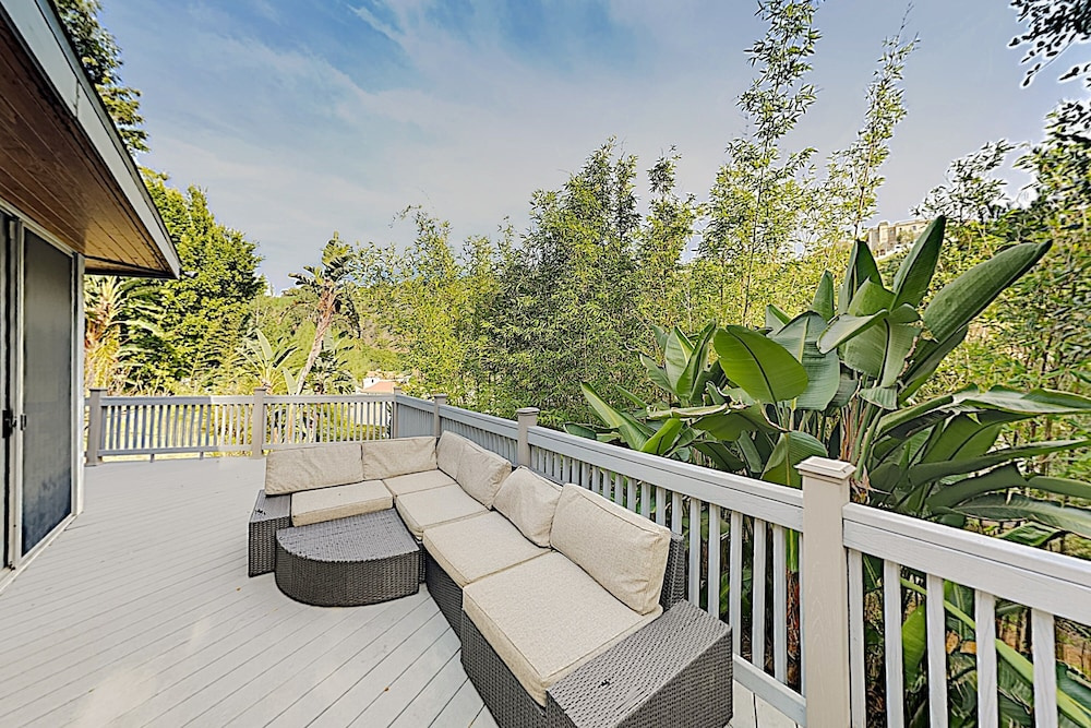 New Listing! Modern Canyon W/ Lush Patio 2 Bedroom Home - Général