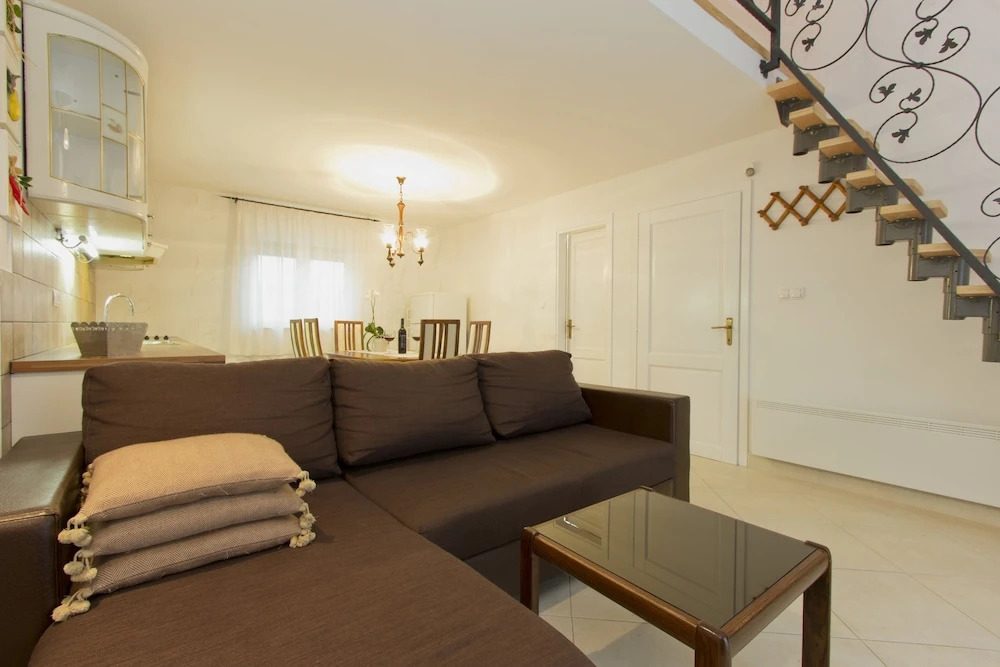 Luxury Three-bedroom Apartment With Amazing Overlook at the sea - фото 12