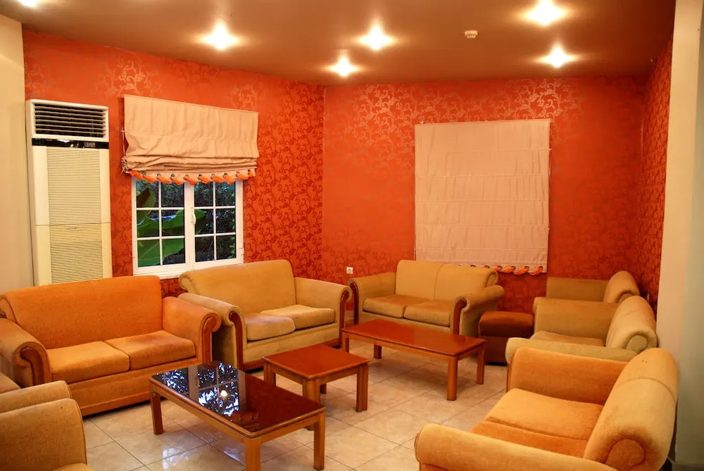 Lobby & Reception