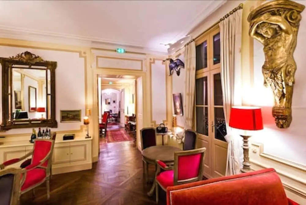 Lobby & Reception