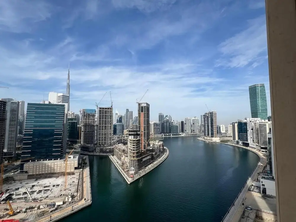 Yogi - Beautiful Burj Khalifa View in this 1BR Apartment