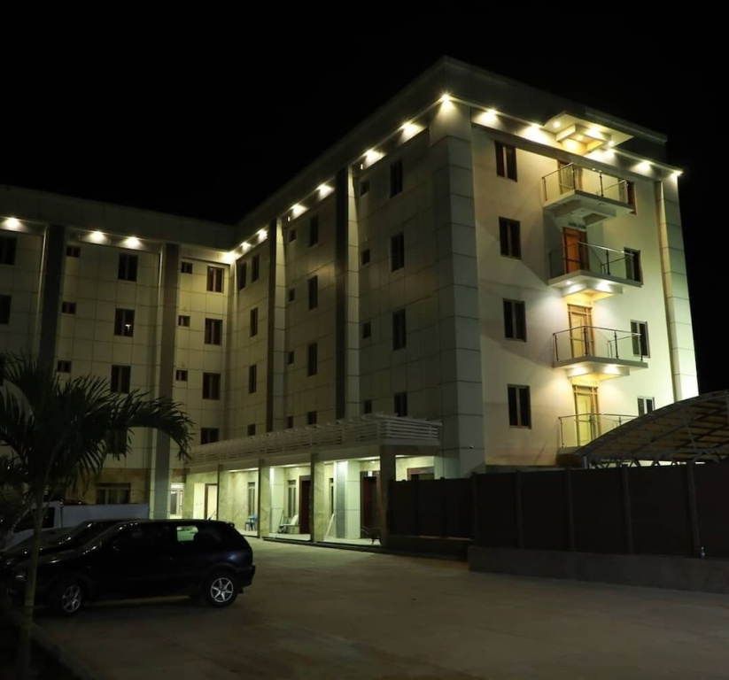 Elegant Hotel & Suites by City Green
