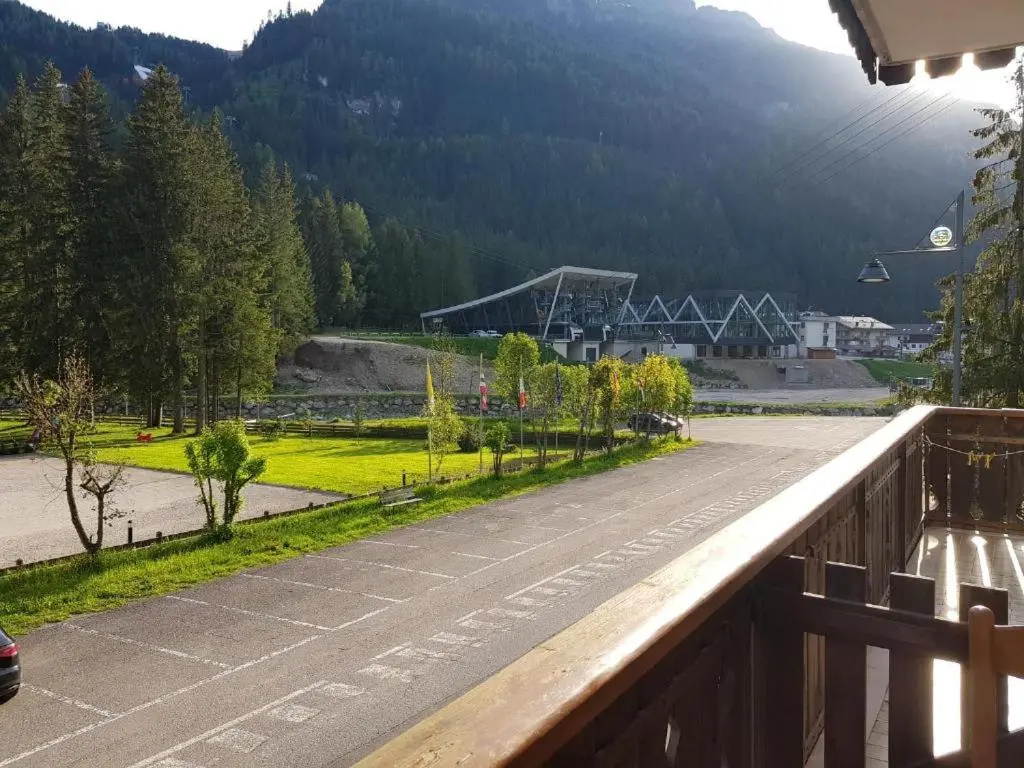 Standard Double room with balcony (full double bed)