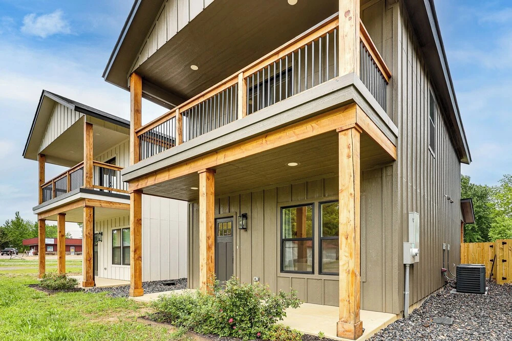 Near Trails & Town! Newly Built Mena Retreat
