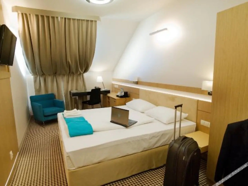 Velvet Hotel & Restaurant