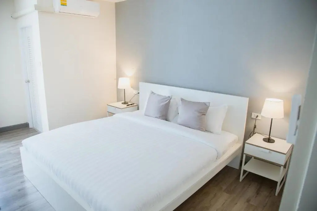 Deluxe Double room (full double bed)