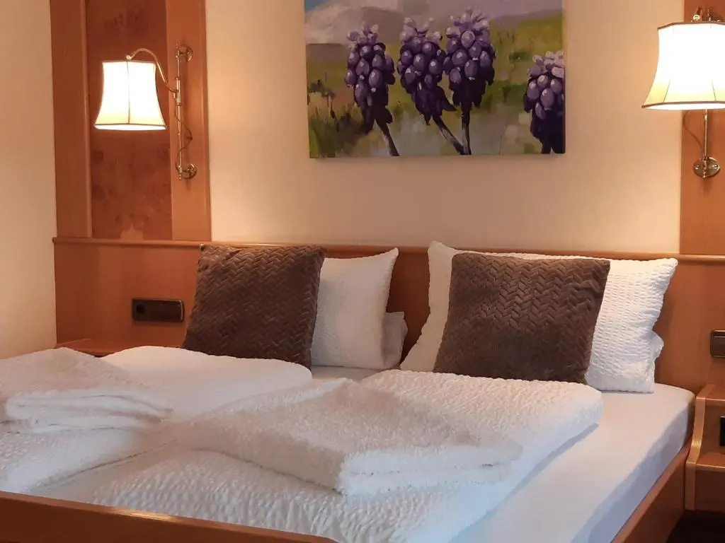 Standard Double room with garden view (full double bed)