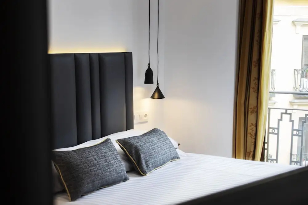Standard Double room with balcony (full double bed)