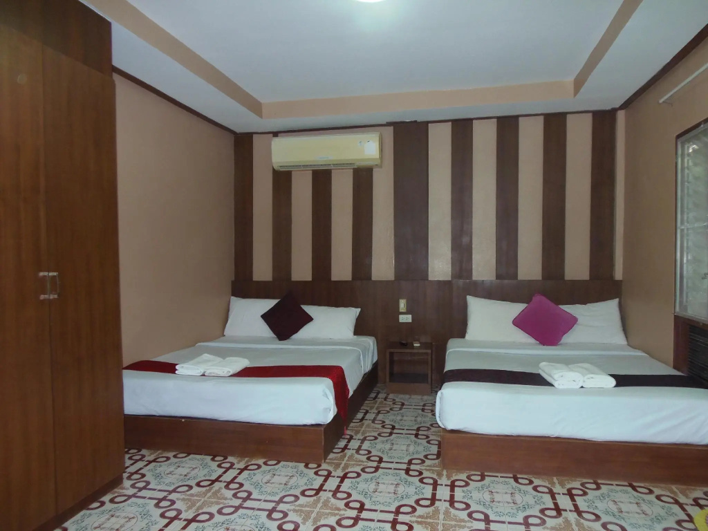 Standard Sextuple room