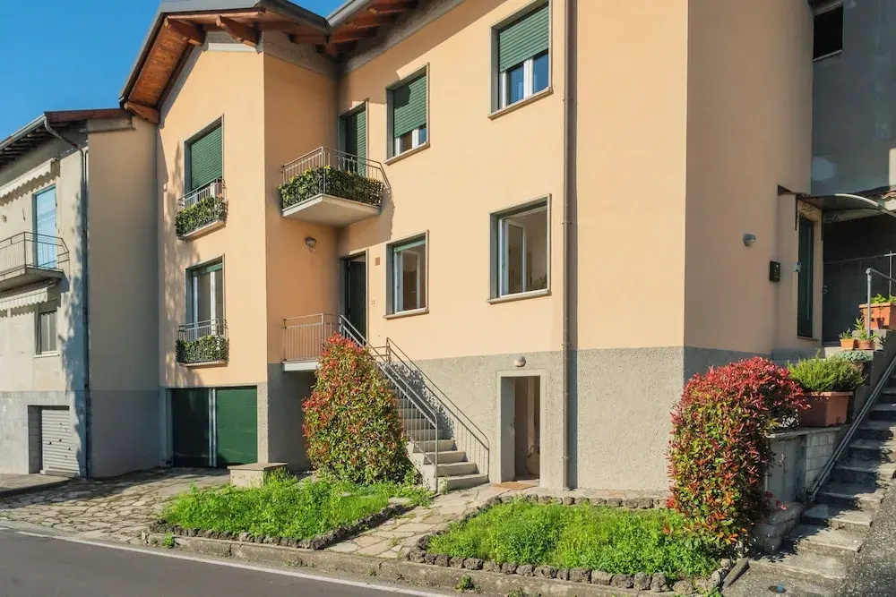 The Secret Lake View by Rent all Como