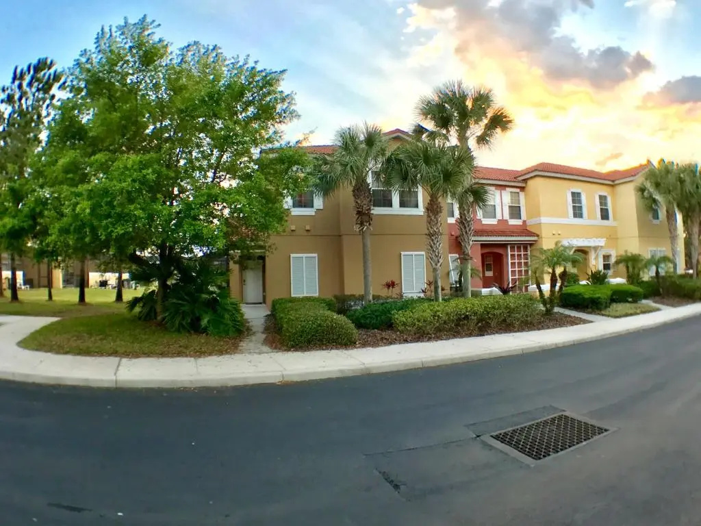 Four Bedrooms Home with Pool 3050
