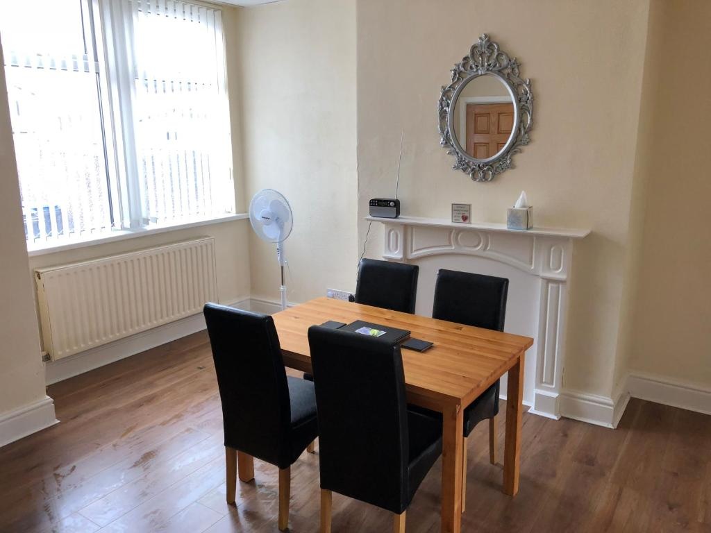 GORTON Holiday Home