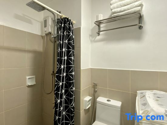 A Cozy 2 Bedroom Unit with a Parking at South Residences SM Southmall 1206