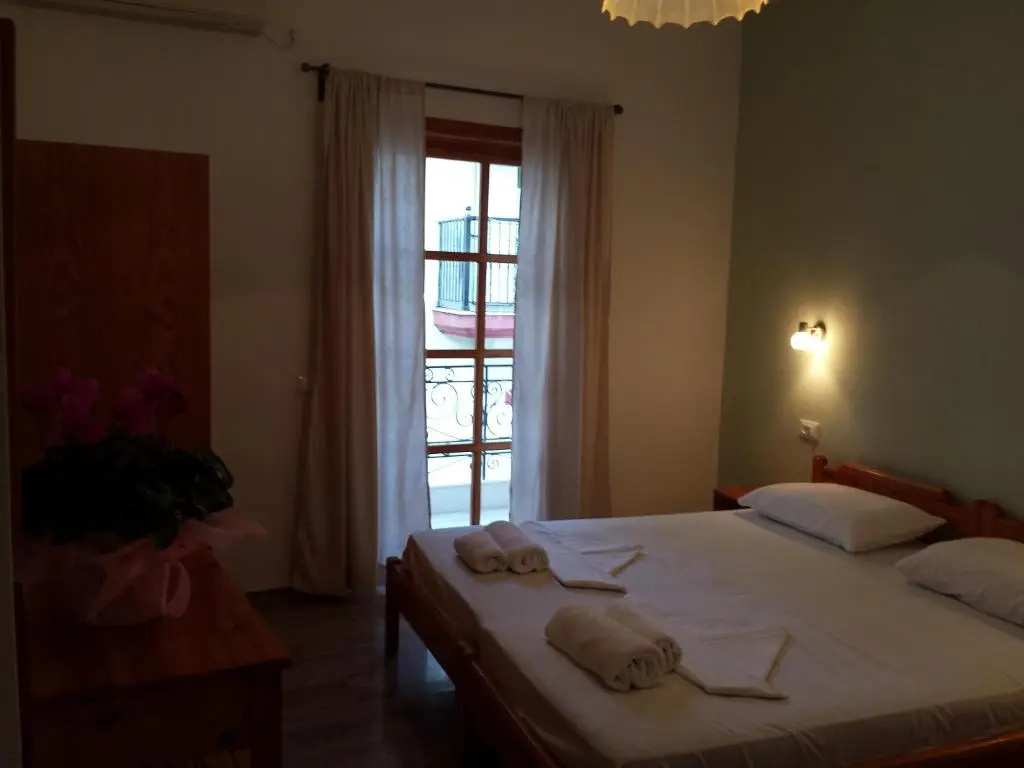 Standard Double room with balcony (full double bed)