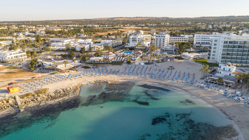Beach & Waterfront