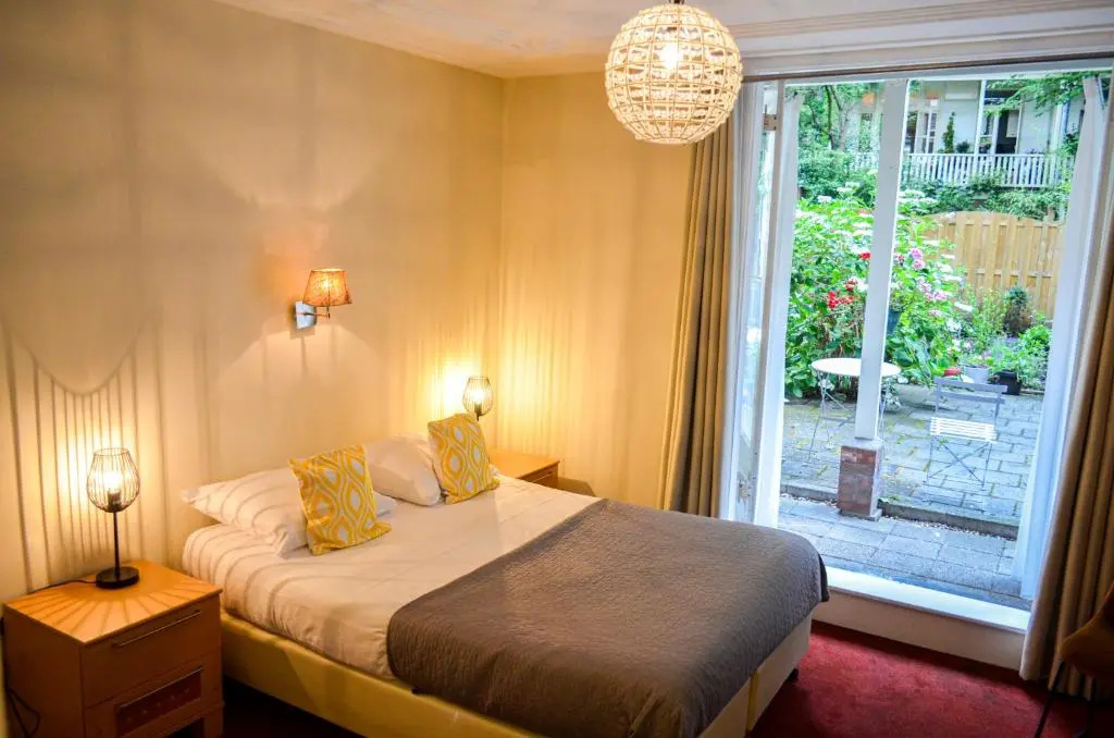 Superior Double room with garden view (full double bed)