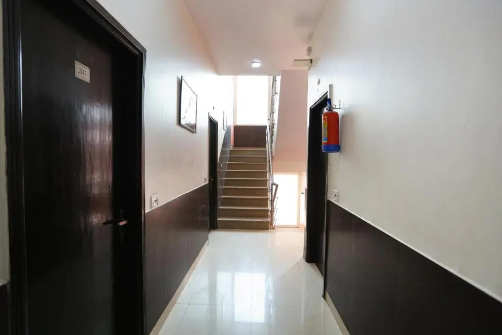 Lobby & Reception