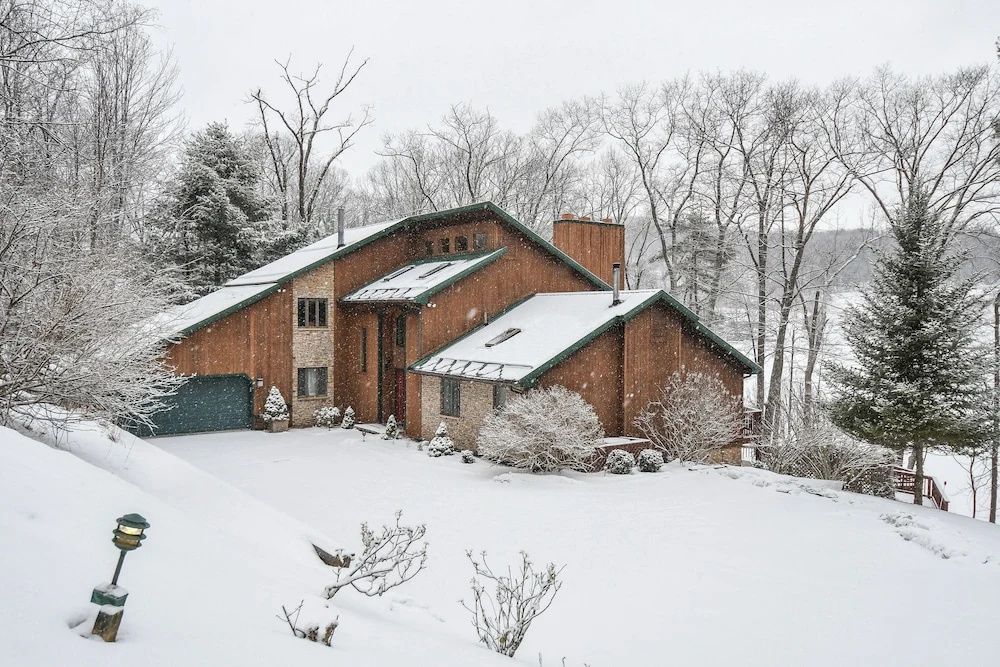 Shelby-on-the-Lake 5 Bedroom House