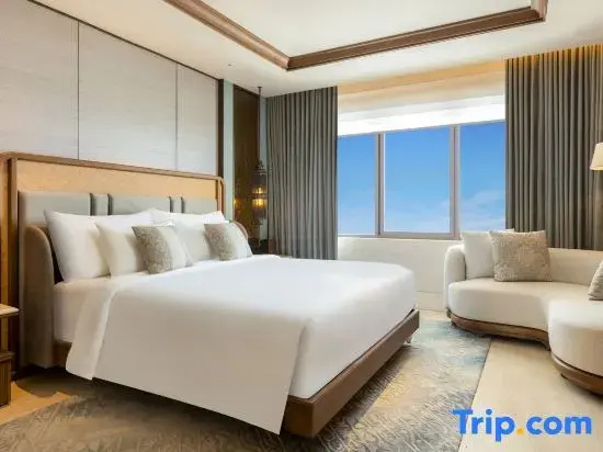Deluxe Double room with pool view (full double bed)