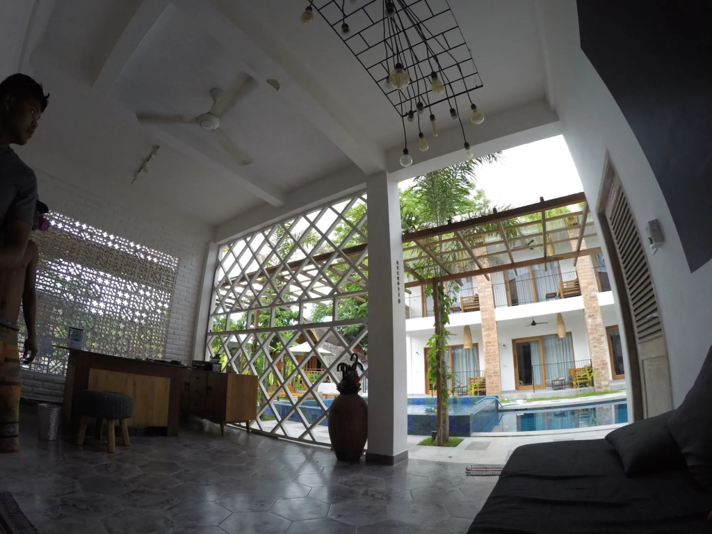 Lobby & Reception