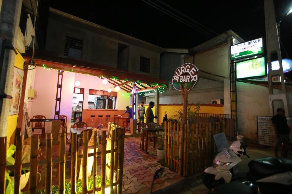 Budde's Beach Restaurant & Guesthouse
