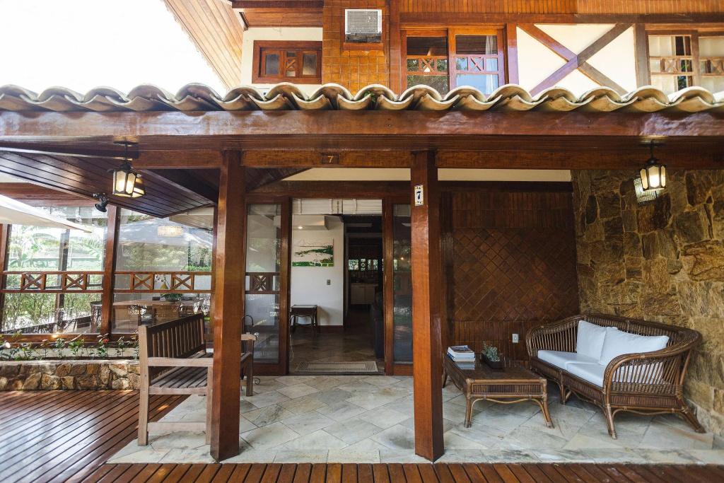 Casa Em Búzios Com 3 Suítes | Vf 07