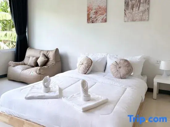 Deluxe Double room with mountain view (full double bed)