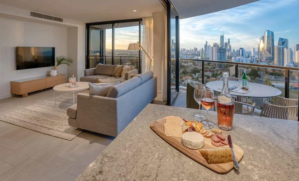 3 Bedrooms Apartment