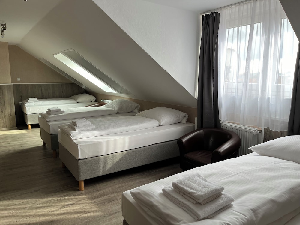 Classic Quadruple room