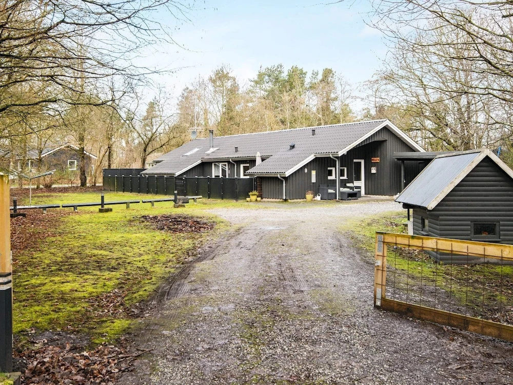 8 Person Holiday Home in Oksbol