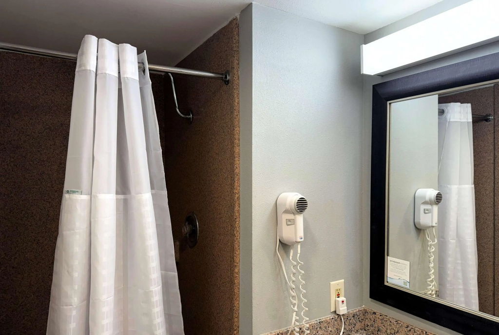 Travelodge by Wyndham Bloomington - фото 8