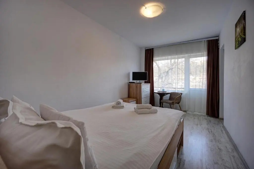 Standard Double room with balcony (full double bed)