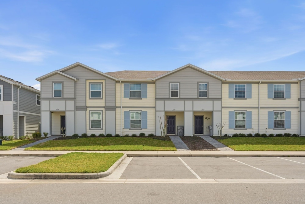 5BR Home w/ Private Pool at Windsor Island