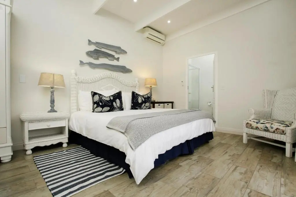 Standard Double room with pool view (full double bed)