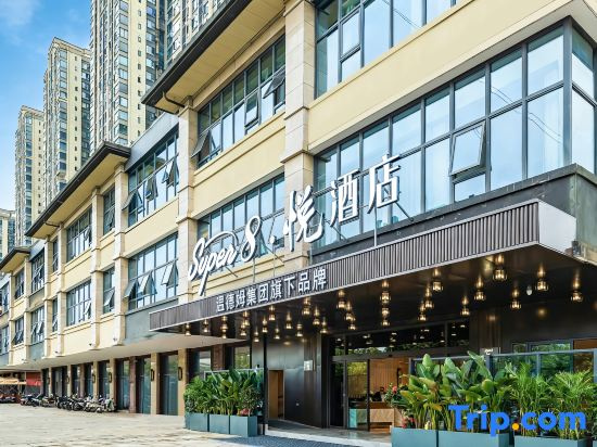 Super 8 yue Hotel