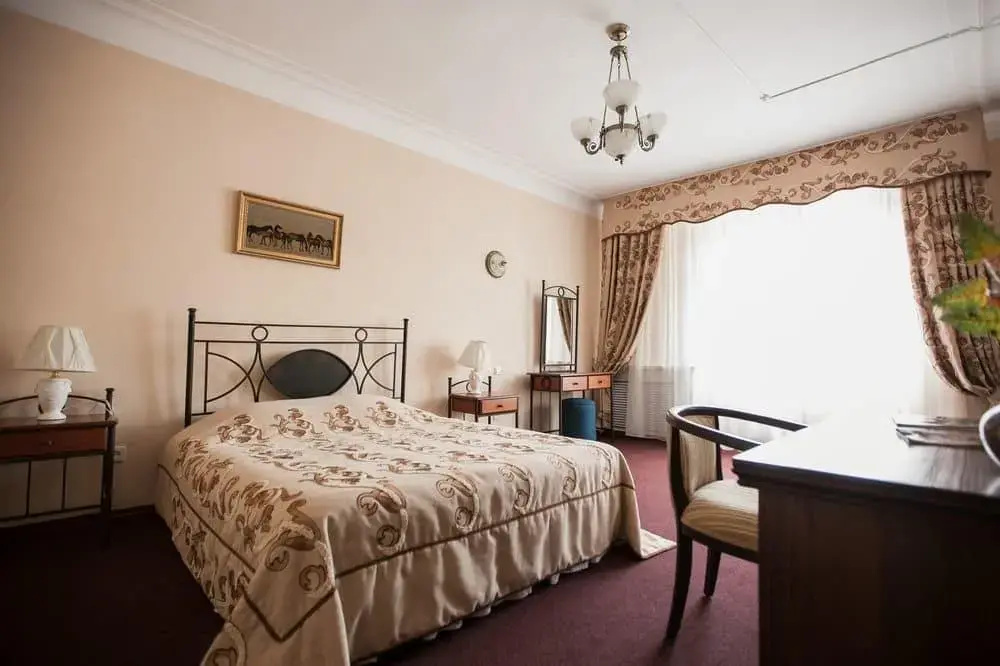 Double Suite (full double bed)