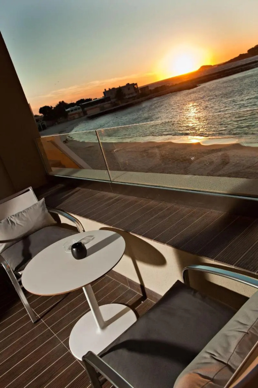 Beach & Waterfront