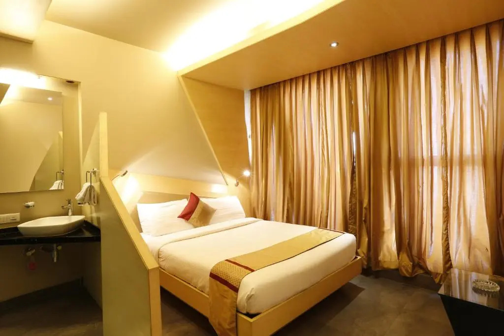 Superior Double room (full double bed)