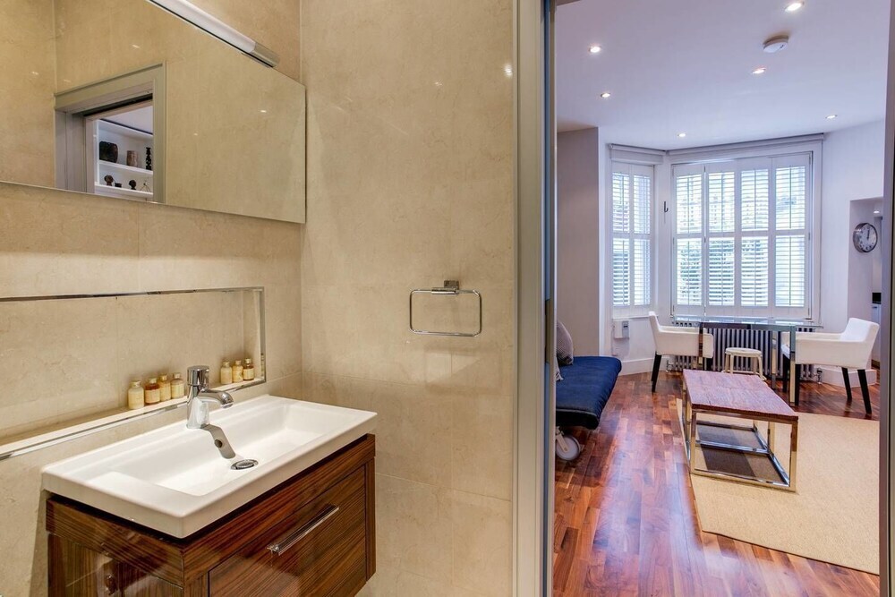 Отель Cute and Cozy Flat Earl's Court up to 4 ppl, фото 14