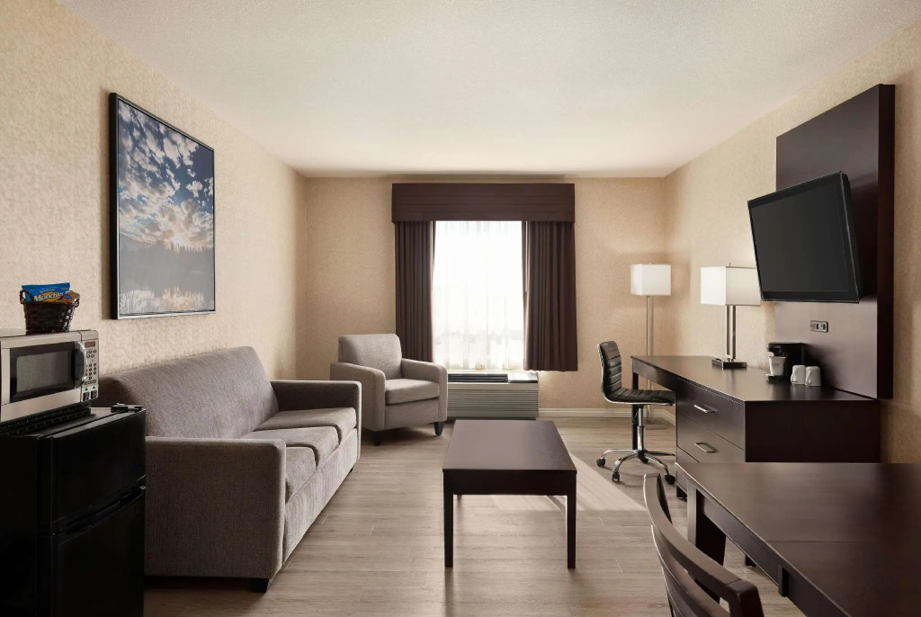 Double Suite (full double bed)