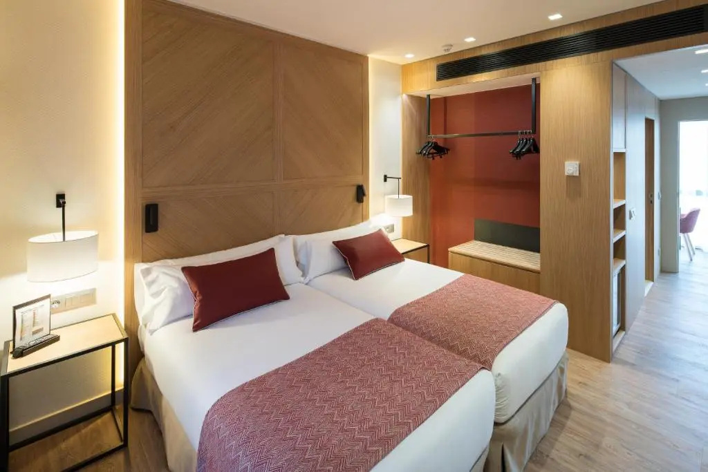 Executive Double room (full double bed)