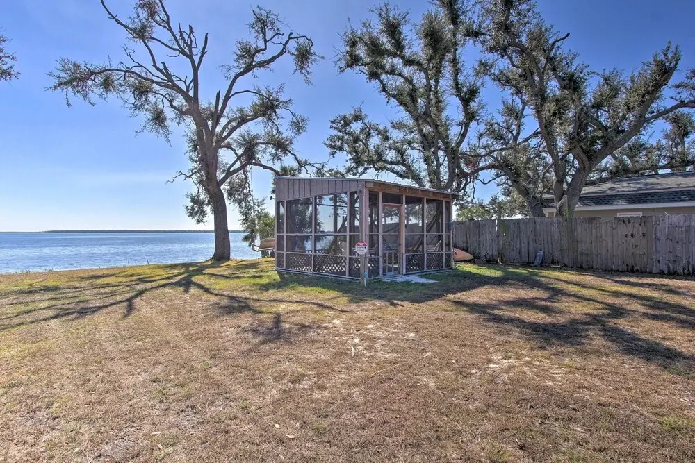 Live Like a Local - Bayfront Panama City Home
